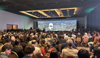 Asistentes a la VIII Asamblea Nacional de Intendentes de la Red Argentina de Municipios frente al Cambio Climático (RAMCC)